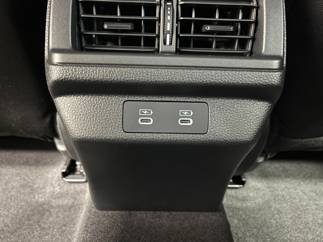 Honda Accord Sedan Vehicle Full-screen Gallery Image 24