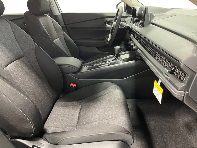 Honda Accord Sedan Vehicle Full-screen Gallery Image 26