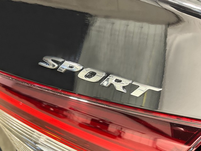 Honda Civic Sedan Hybrid Vehicle Full-screen Gallery Image 06