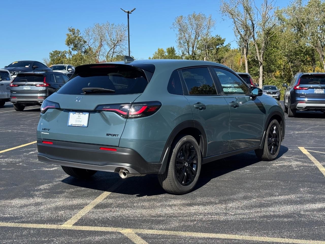 Honda HR-V Vehicle Full-screen Gallery Image 03