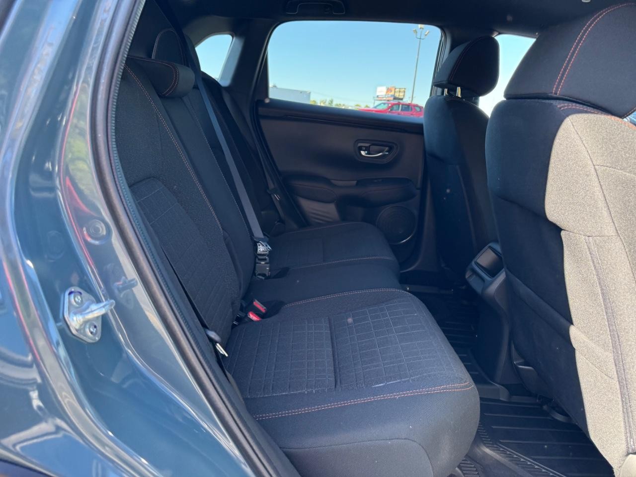 Honda HR-V Vehicle Full-screen Gallery Image 10