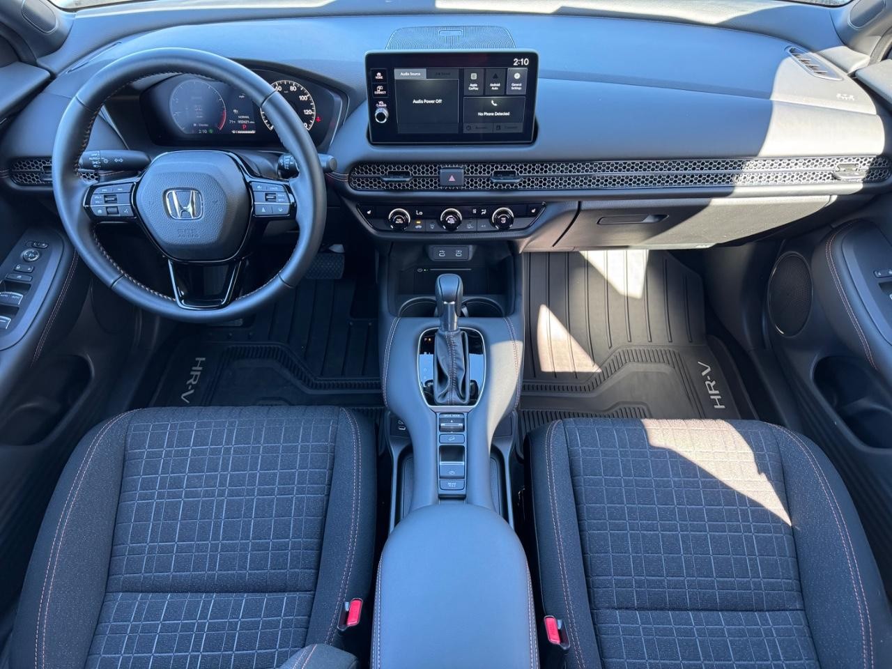 Honda HR-V Vehicle Full-screen Gallery Image 11