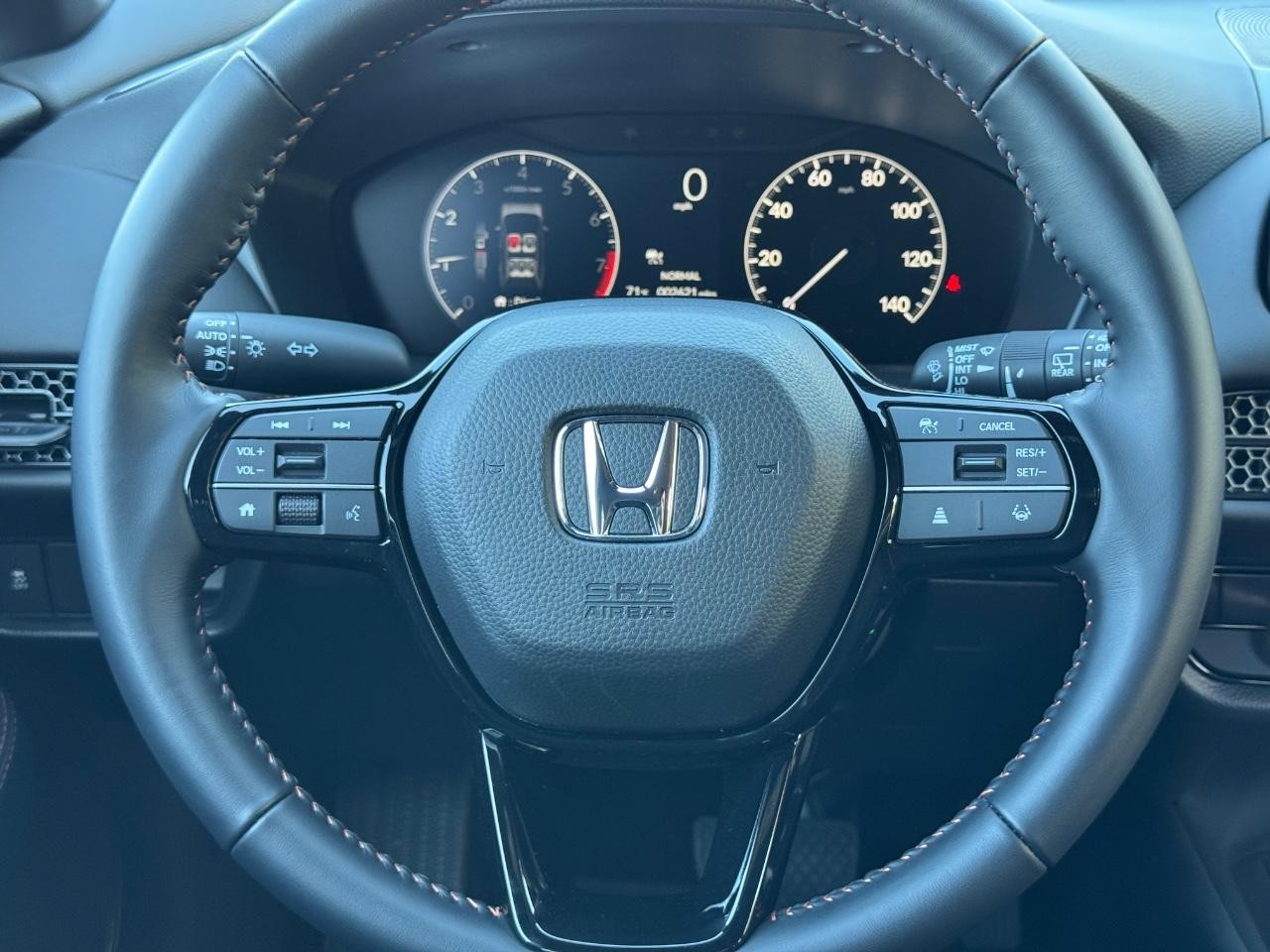 Honda HR-V Vehicle Full-screen Gallery Image 12