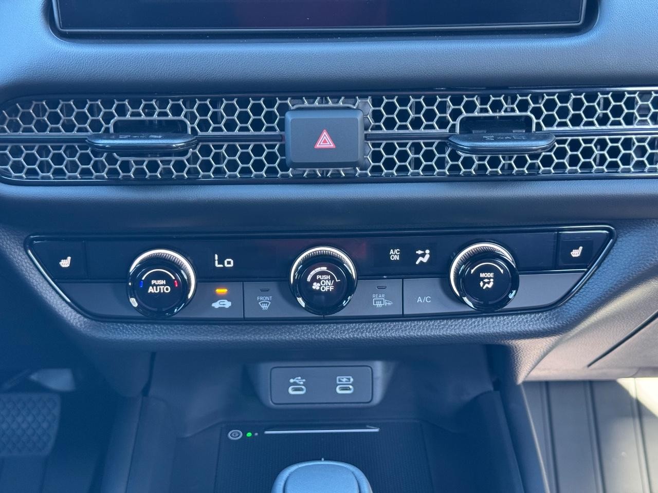 Honda HR-V Vehicle Full-screen Gallery Image 14