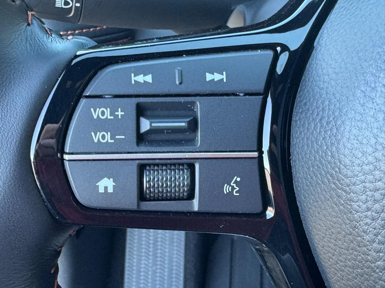 Honda HR-V Vehicle Full-screen Gallery Image 21