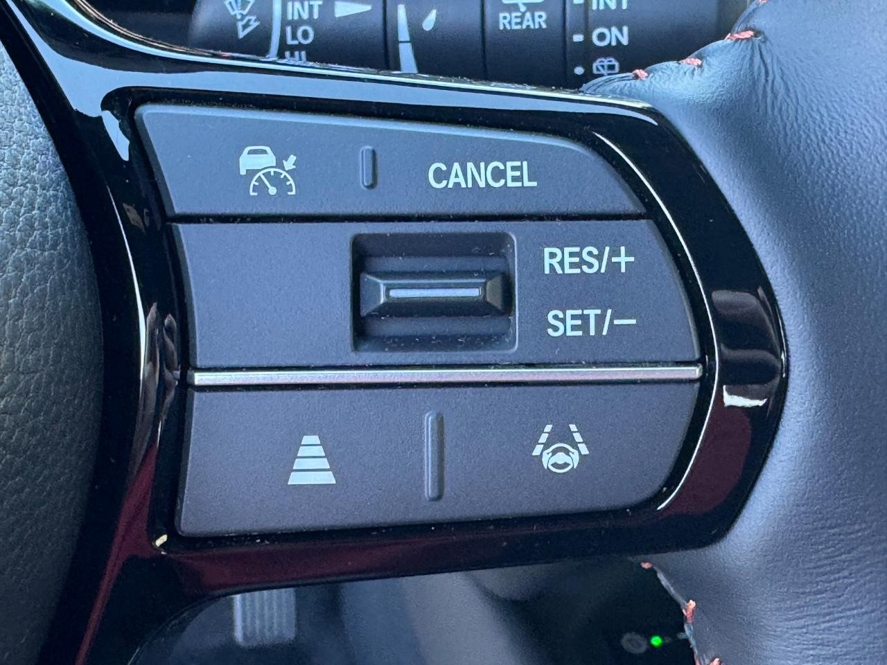 Honda HR-V Vehicle Full-screen Gallery Image 22