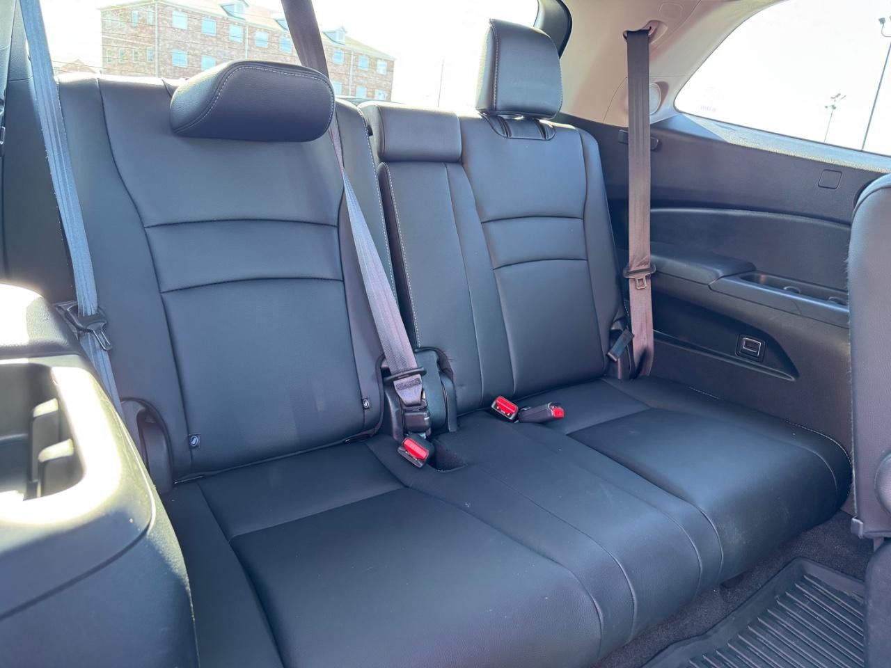 Honda Pilot Vehicle Full-screen Gallery Image 11