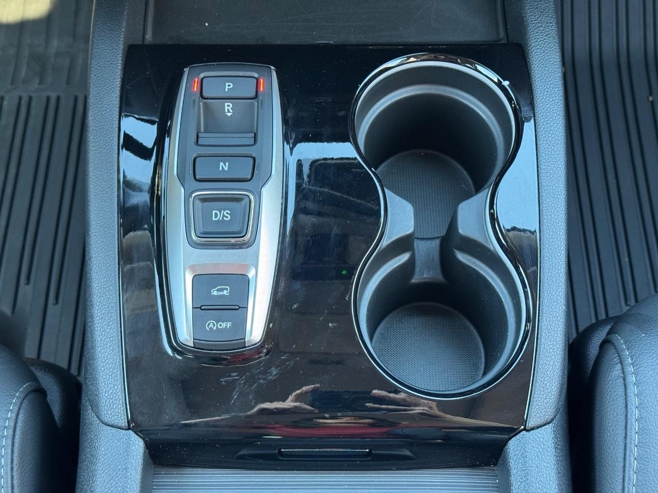 Honda Pilot Vehicle Full-screen Gallery Image 16