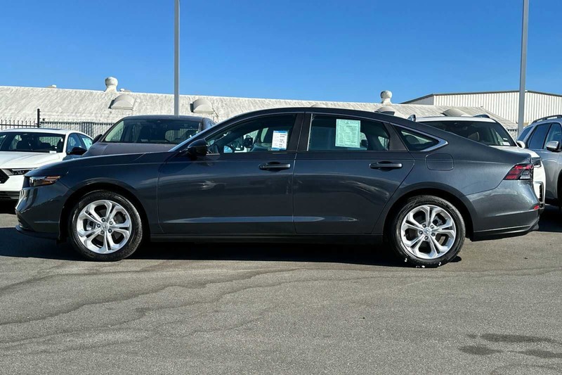 Honda Accord Sedan Vehicle Full-screen Gallery Image 06