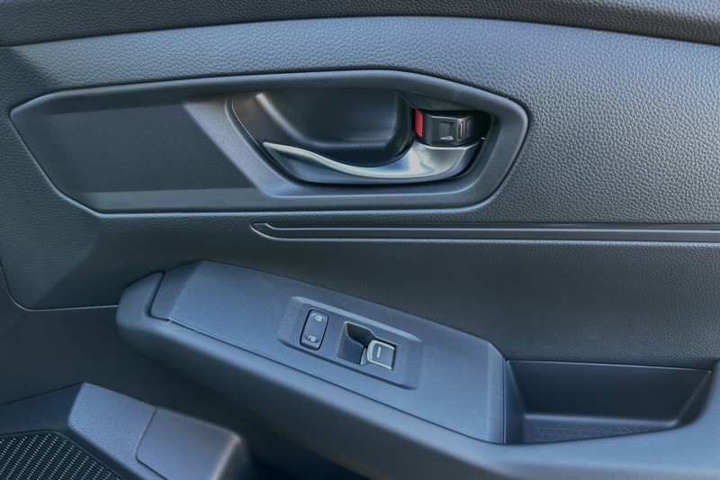 Honda Accord Sedan Vehicle Full-screen Gallery Image 17