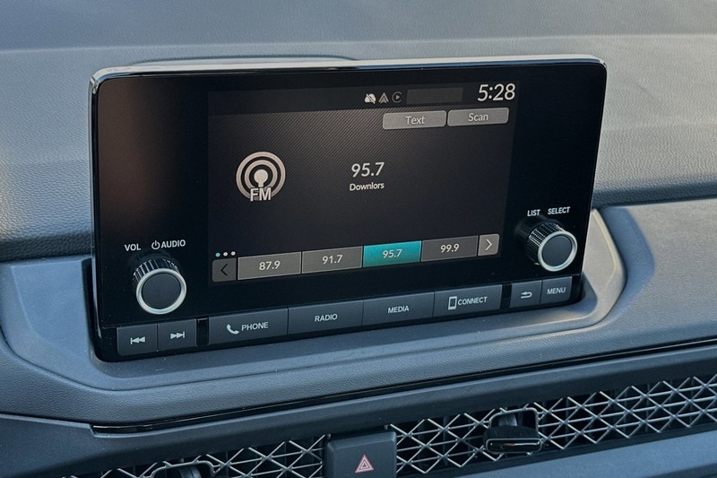 Honda Accord Sedan Vehicle Full-screen Gallery Image 18