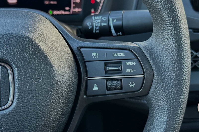 Honda Accord Sedan Vehicle Full-screen Gallery Image 26