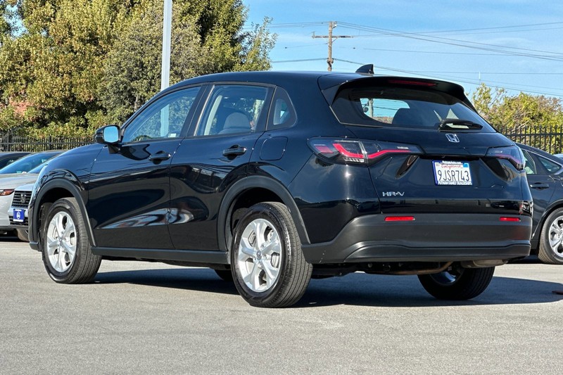 Honda HR-V Vehicle Full-screen Gallery Image 05