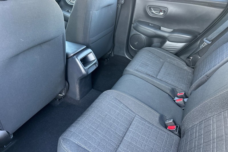 Honda HR-V Vehicle Full-screen Gallery Image 12