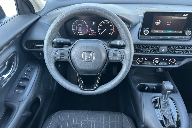 Honda HR-V Vehicle Full-screen Gallery Image 15