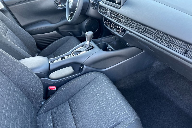 Honda HR-V Vehicle Full-screen Gallery Image 17