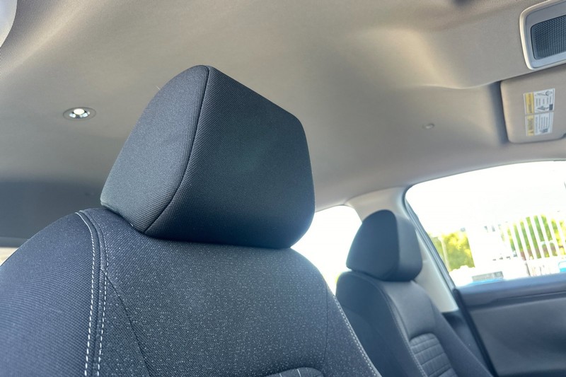 Honda HR-V Vehicle Full-screen Gallery Image 18