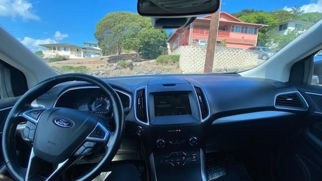 Ford Edge Vehicle Full-screen Gallery Image 6