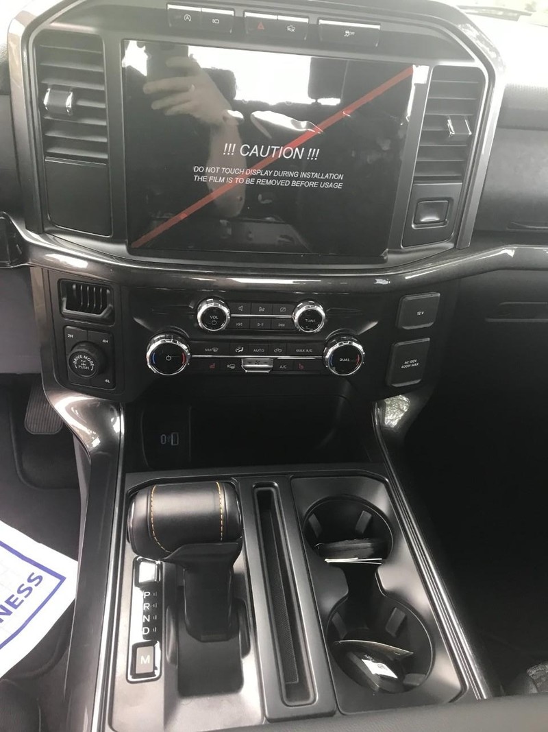 Ford F-150 Vehicle Full-screen Gallery Image 10