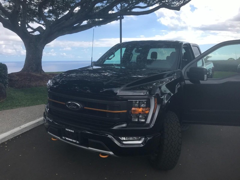 Ford F-150 Vehicle Full-screen Gallery Image 27