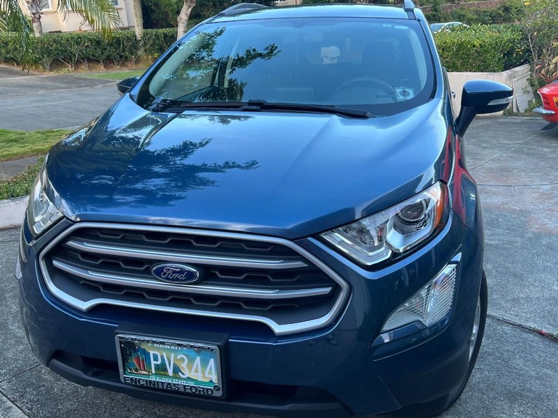 Ford EcoSport Vehicle Full-screen Gallery Image 2