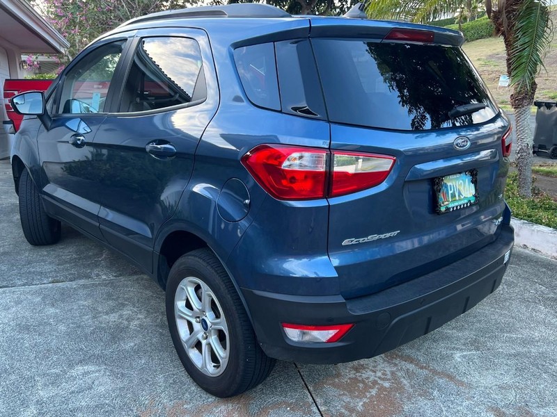 Ford EcoSport Vehicle Full-screen Gallery Image 3