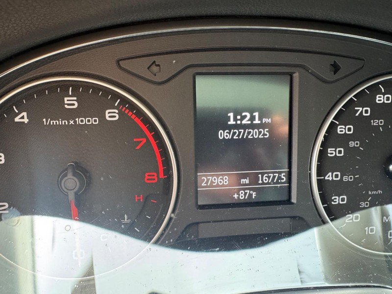 Audi A3 Vehicle Full-screen Gallery Image 8