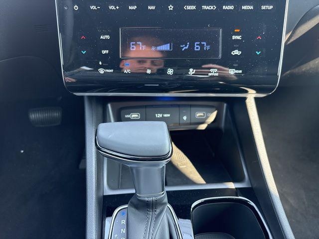 Hyundai Santa Cruz Vehicle Full-screen Gallery Image 16