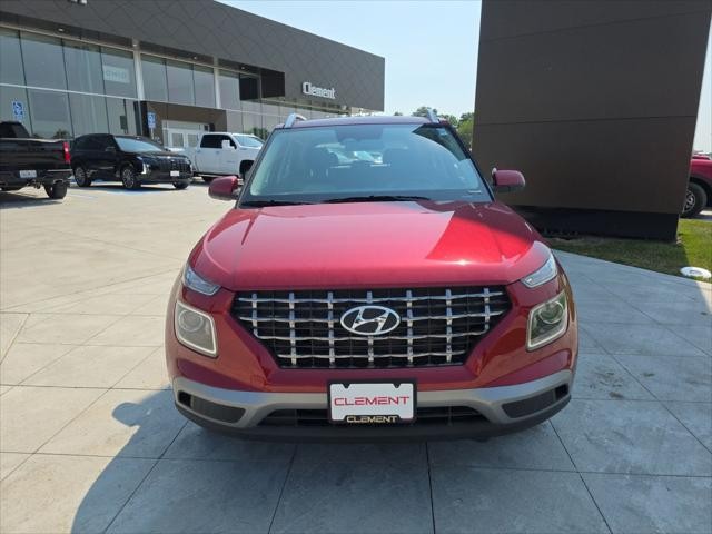 Hyundai Venue Vehicle Full-screen Gallery Image 2