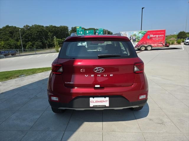 Hyundai Venue Vehicle Full-screen Gallery Image 7