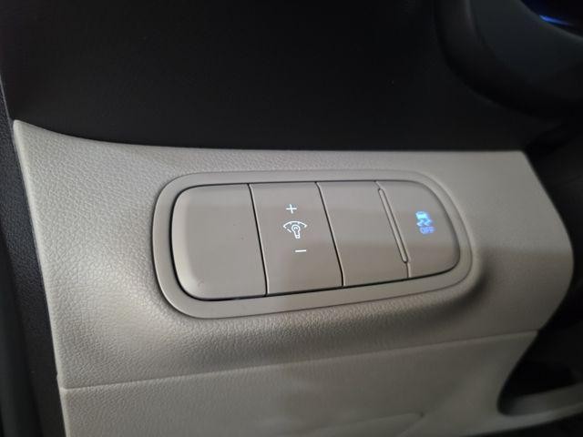 Hyundai Venue Vehicle Full-screen Gallery Image 9