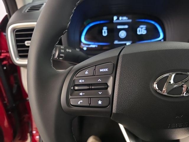 Hyundai Venue Vehicle Full-screen Gallery Image 10