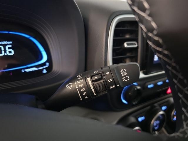 Hyundai Venue Vehicle Full-screen Gallery Image 12