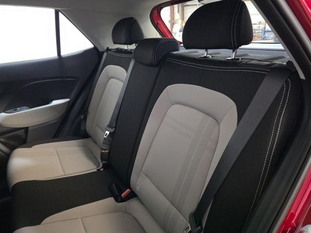 Hyundai Venue Vehicle Full-screen Gallery Image 26