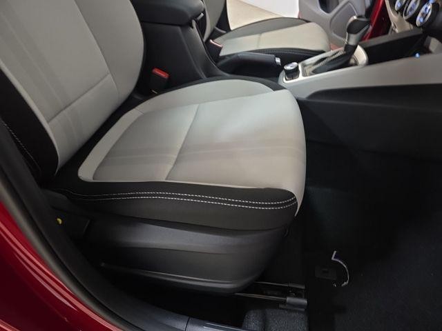 Hyundai Venue Vehicle Full-screen Gallery Image 29