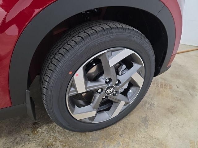 Hyundai Venue Vehicle Full-screen Gallery Image 32