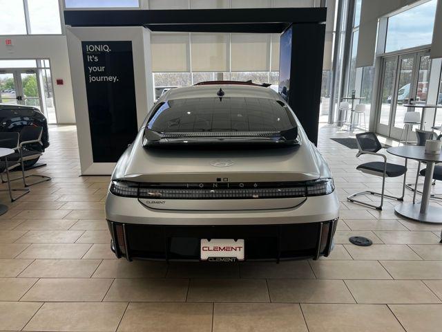 Hyundai IONIQ 6 Vehicle Full-screen Gallery Image 6