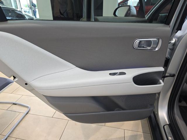 Hyundai IONIQ 6 Vehicle Full-screen Gallery Image 22