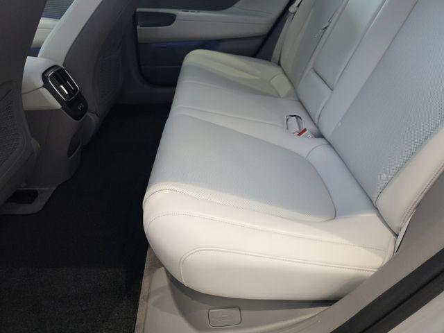 Hyundai IONIQ 6 Vehicle Full-screen Gallery Image 23