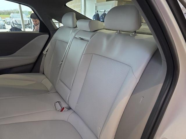 Hyundai IONIQ 6 Vehicle Full-screen Gallery Image 24