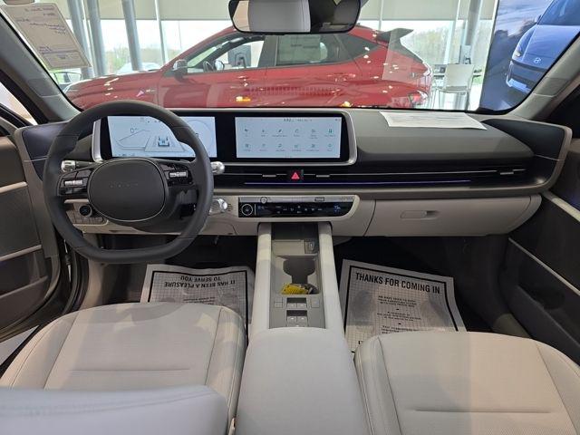 Hyundai IONIQ 6 Vehicle Full-screen Gallery Image 25