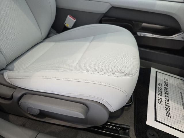 Hyundai IONIQ 6 Vehicle Full-screen Gallery Image 27