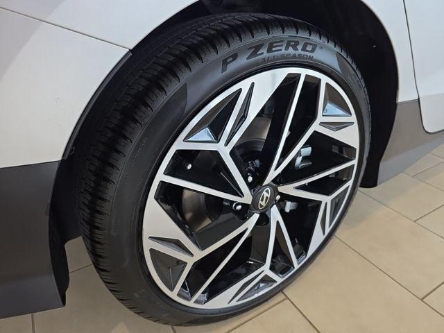 Hyundai IONIQ 6 Vehicle Full-screen Gallery Image 30