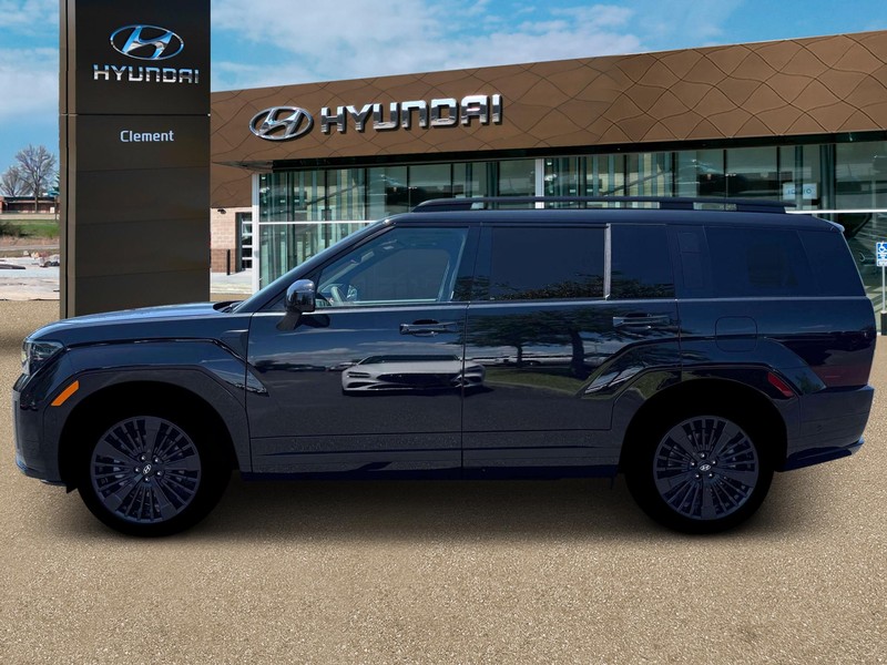 Hyundai Santa Fe Hybrid Vehicle Full-screen Gallery Image 3