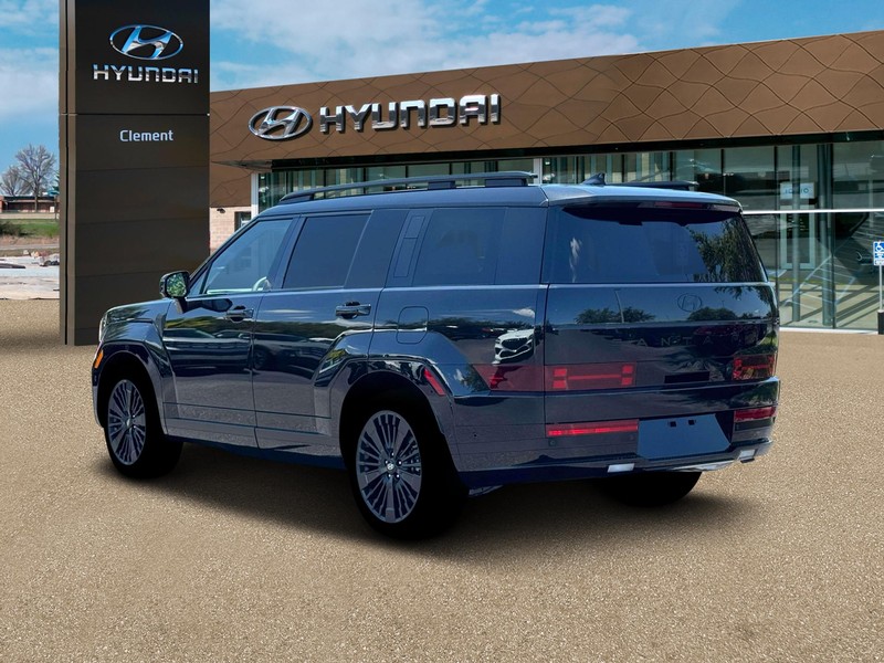 Hyundai Santa Fe Hybrid Vehicle Full-screen Gallery Image 5