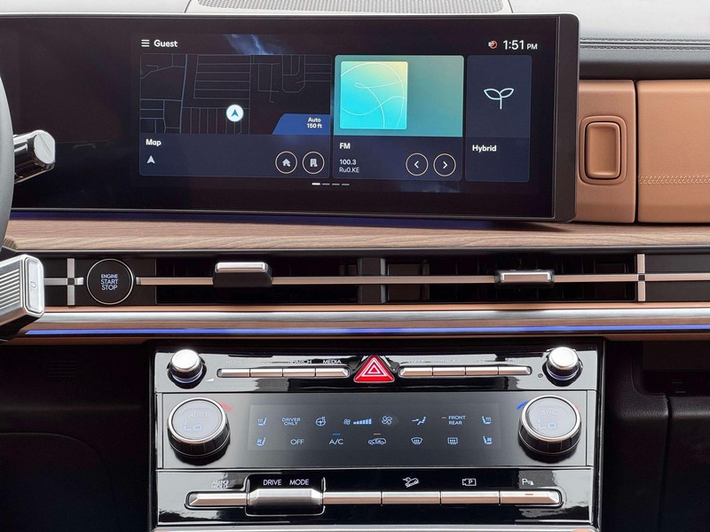 Hyundai Santa Fe Hybrid Vehicle Full-screen Gallery Image 18