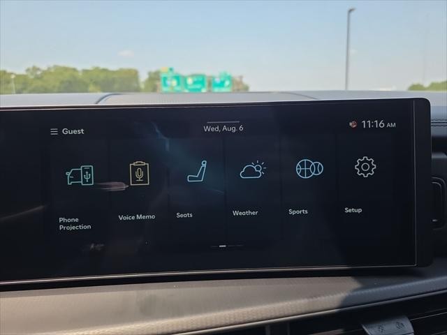 Hyundai Santa Fe Vehicle Full-screen Gallery Image 18