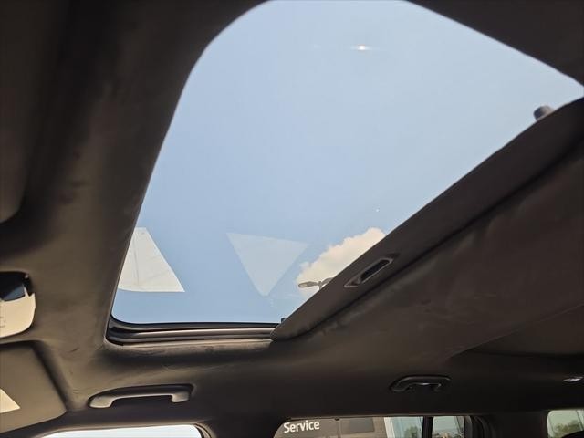 Hyundai Santa Fe Vehicle Full-screen Gallery Image 21