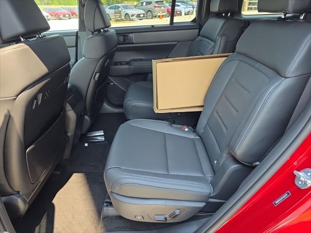 Hyundai Santa Fe Vehicle Full-screen Gallery Image 27