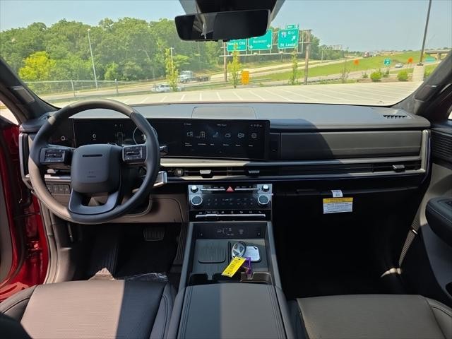 Hyundai Santa Fe Vehicle Full-screen Gallery Image 29